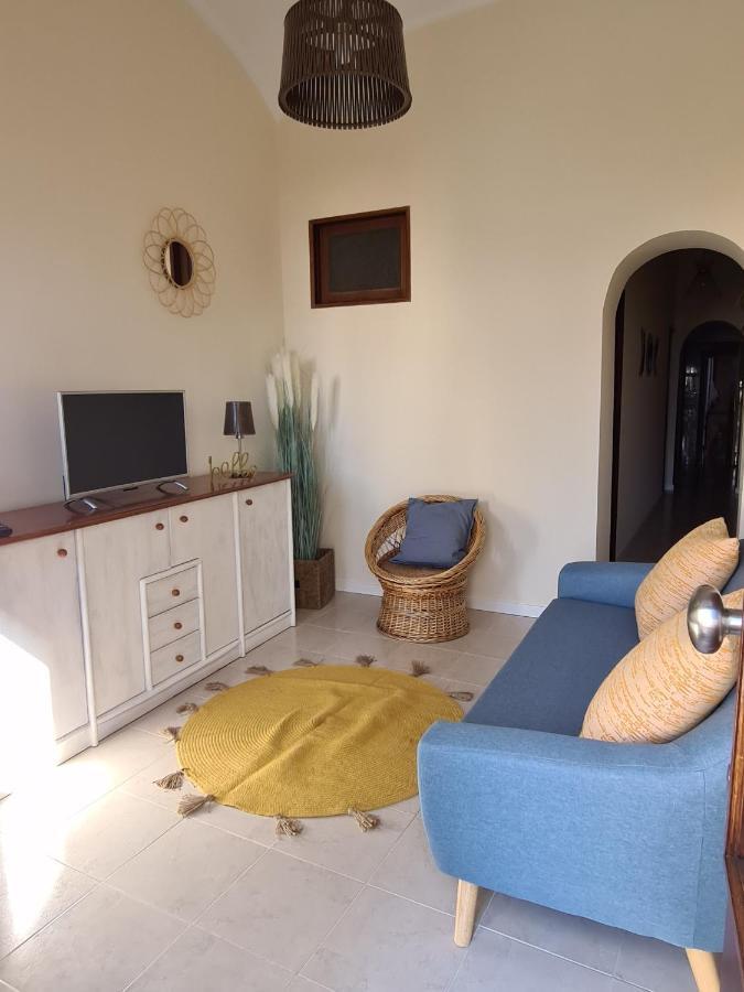 Different House Holidays Fuzeta Luaran gambar